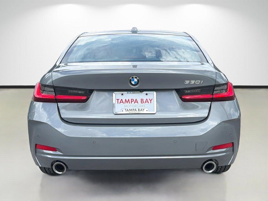 BMW 3 Series view 4