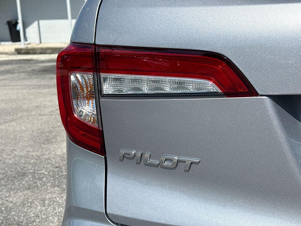 used 2021 Honda Pilot car, priced at $23,807