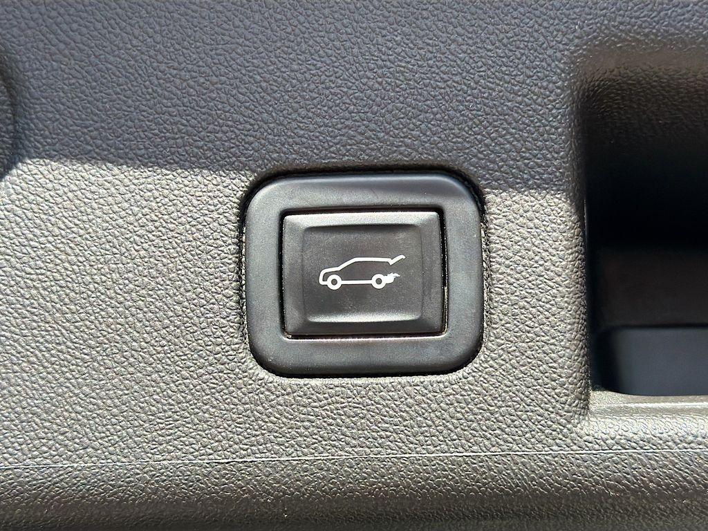 used 2022 Chevrolet Equinox car, priced at $15,944