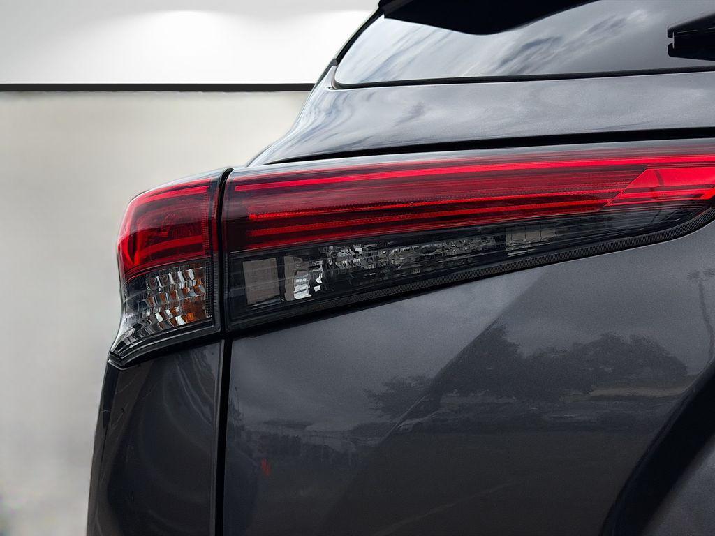 used 2022 Toyota Highlander car, priced at $24,955