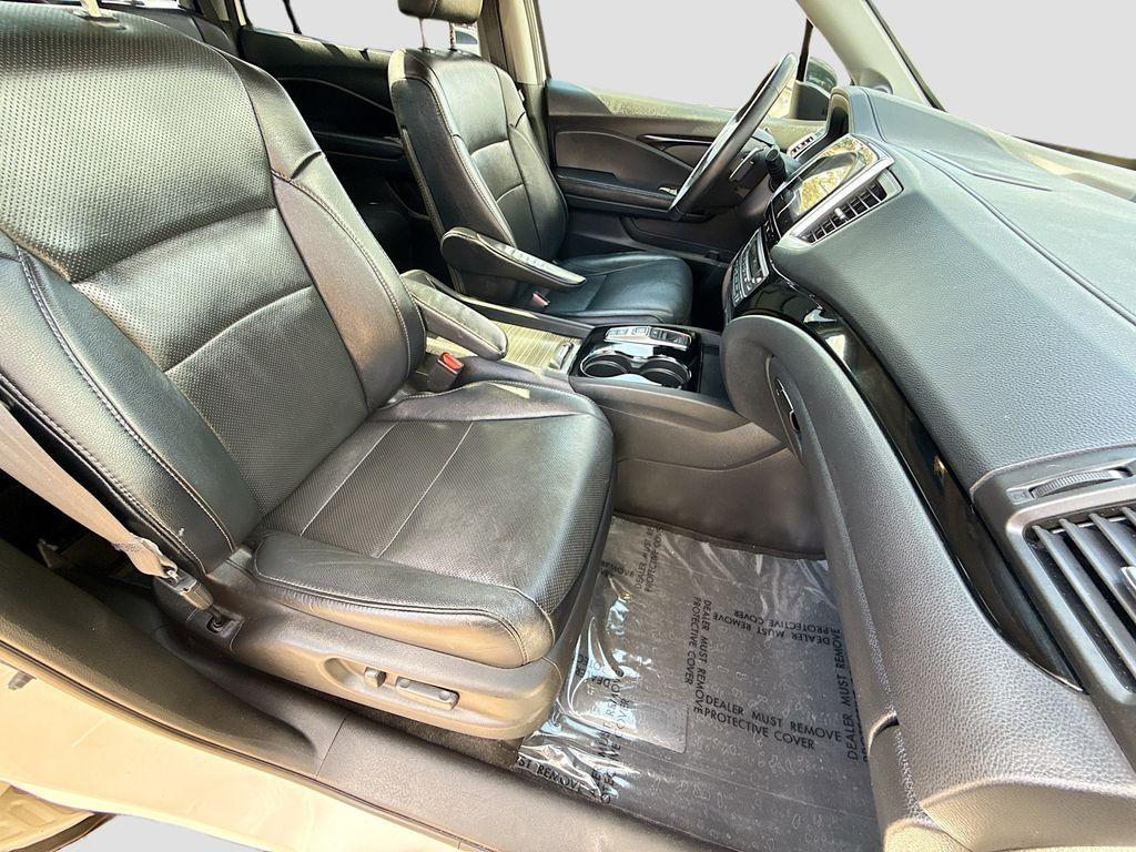 used 2017 Honda Pilot car, priced at $21,322