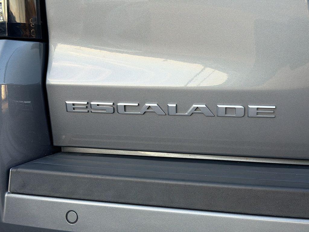 used 2020 Cadillac Escalade ESV car, priced at $36,392