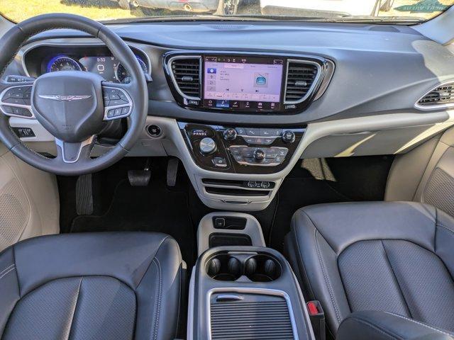 used 2024 Chrysler Pacifica car, priced at $23,384