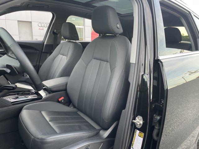 Audi Q5 view 17