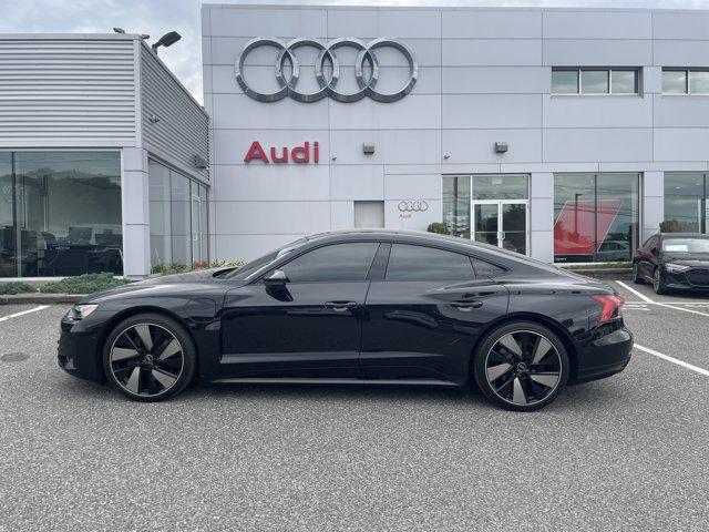 Audi e-tron GT view 4
