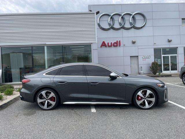 Audi S5 view 3