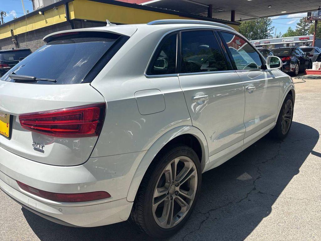 2017 Cortina White Audi Q3