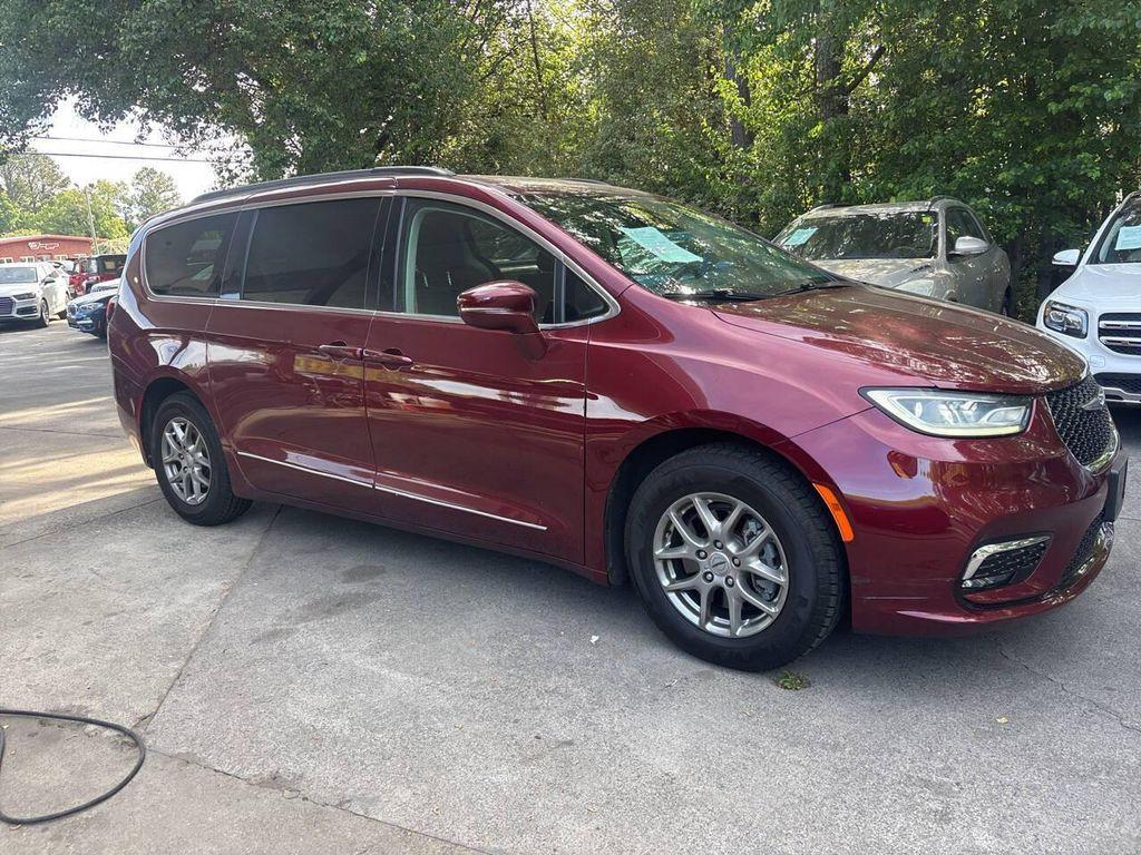 used 2021 Chrysler Pacifica car, priced at $12,995