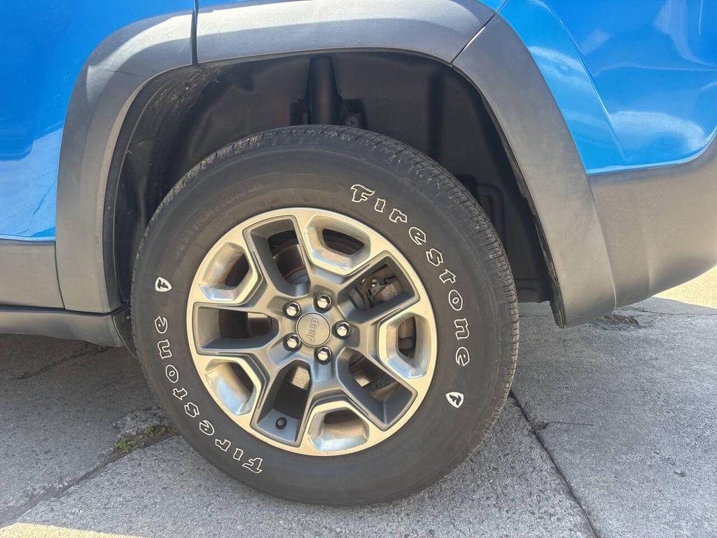 used 2019 Jeep Cherokee car, priced at $8,995