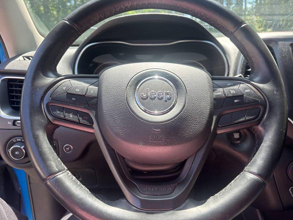 used 2019 Jeep Cherokee car, priced at $8,995