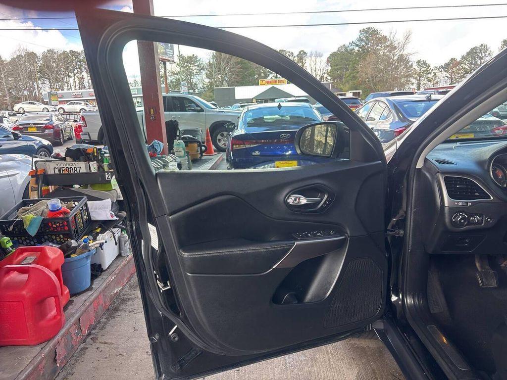 used 2019 Jeep Cherokee car, priced at $11,998