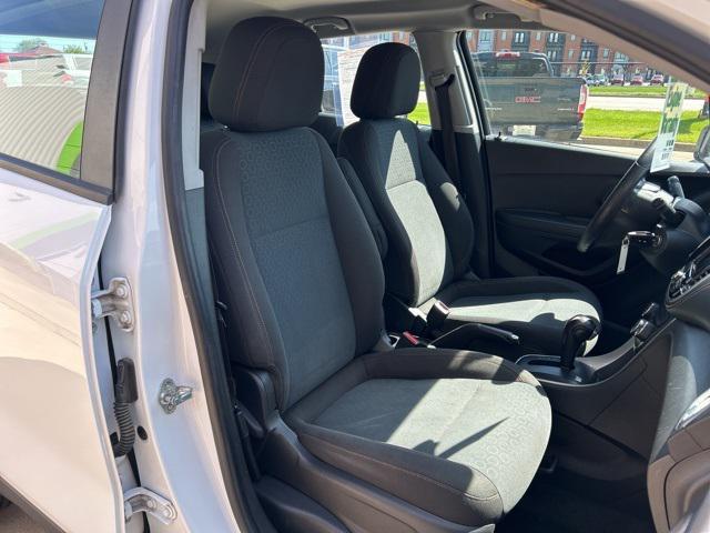2020 Summit White Chevrolet Trax
