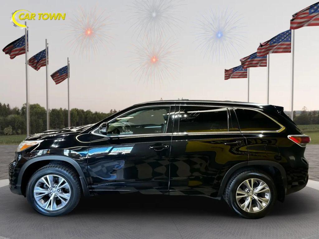 used 2015 Toyota Highlander car, priced at $15,750
