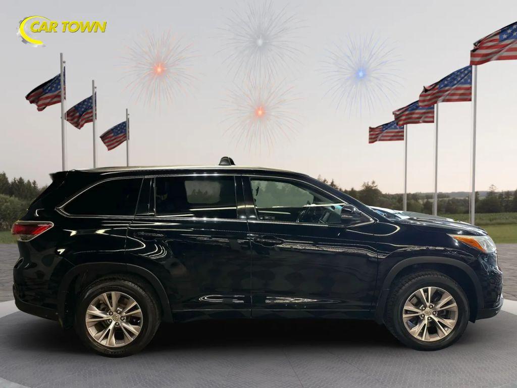 used 2015 Toyota Highlander car, priced at $15,750