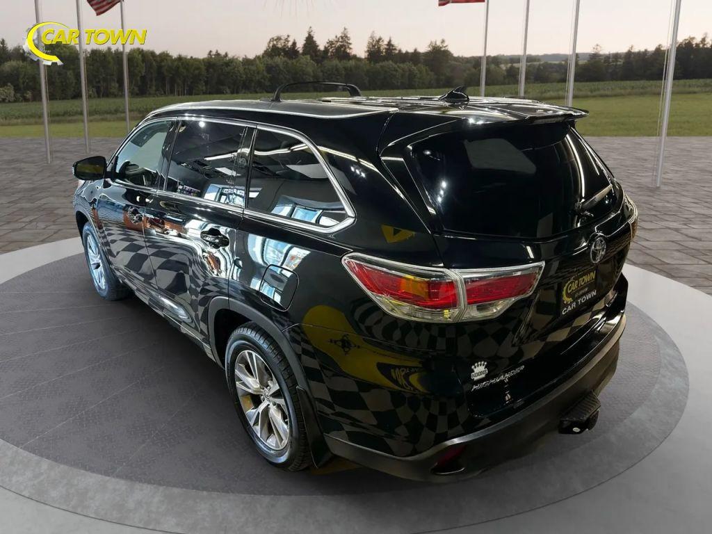 used 2015 Toyota Highlander car, priced at $15,750