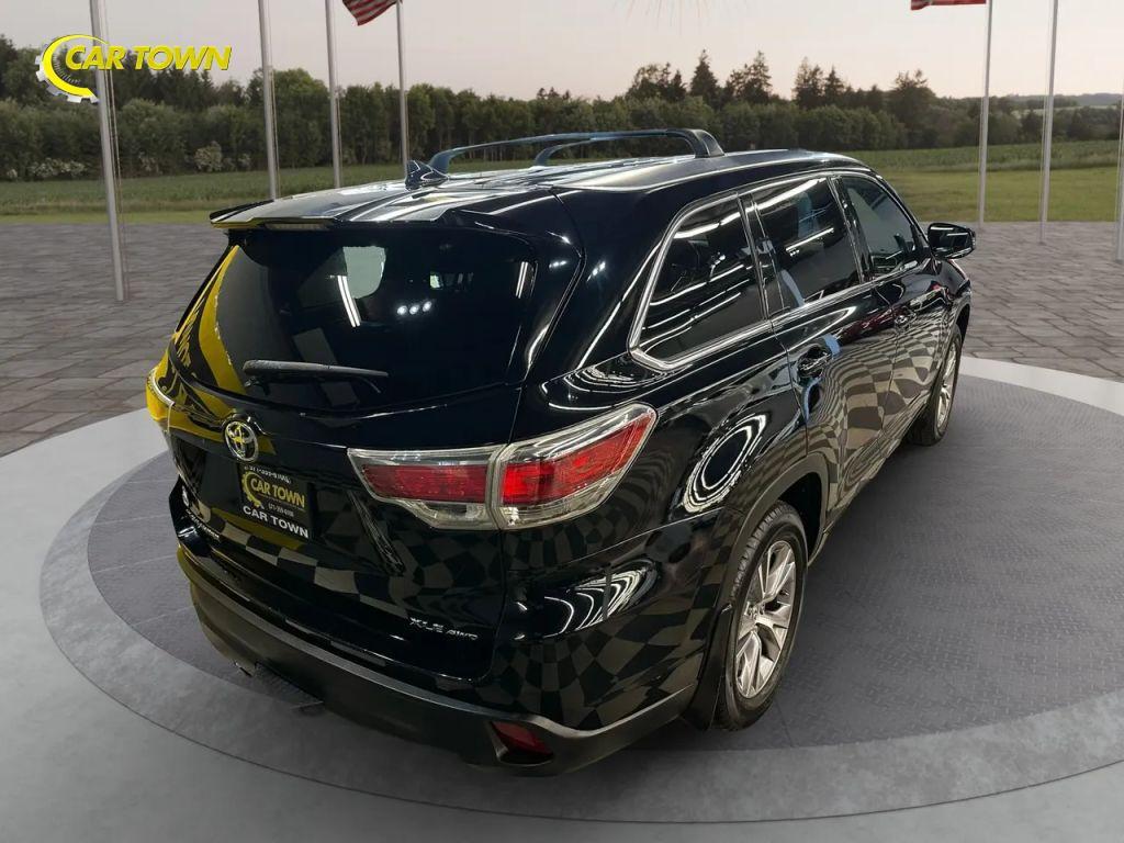 used 2015 Toyota Highlander car, priced at $15,750