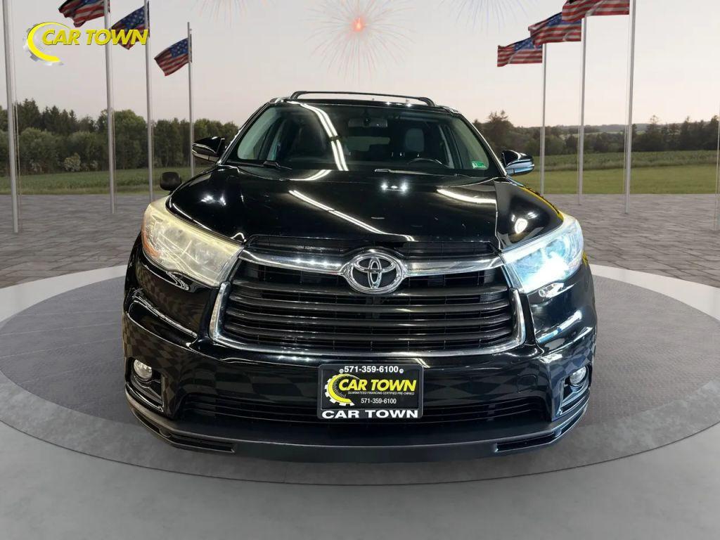 used 2015 Toyota Highlander car, priced at $15,750