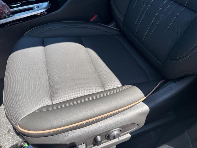 new 2025 Buick Envista car, priced at $31,085