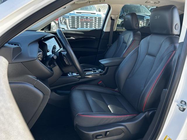 used 2023 Buick Envision car, priced at $26,900