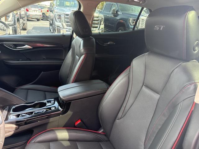 used 2023 Buick Envision car, priced at $26,900