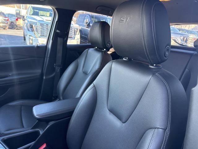 used 2024 Buick Encore GX car, priced at $22,900