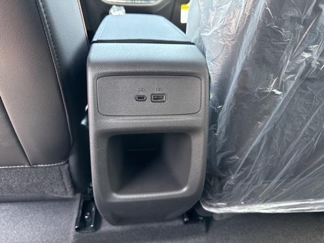 new 2025 Buick Envista car, priced at $30,040