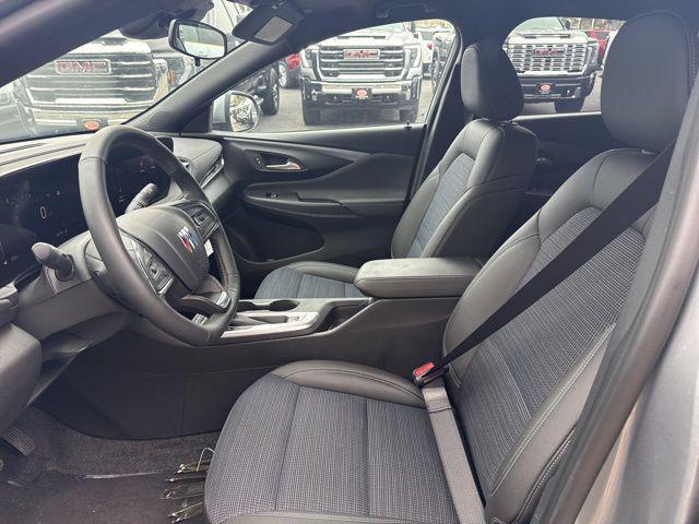 new 2025 Buick Envista car, priced at $27,780