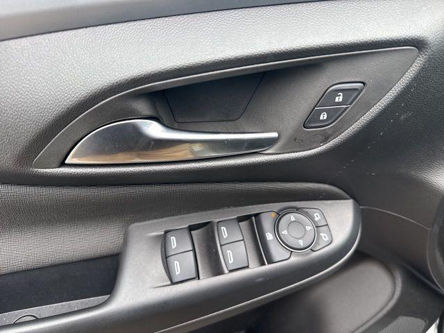 new 2025 Buick Envista car, priced at $27,780