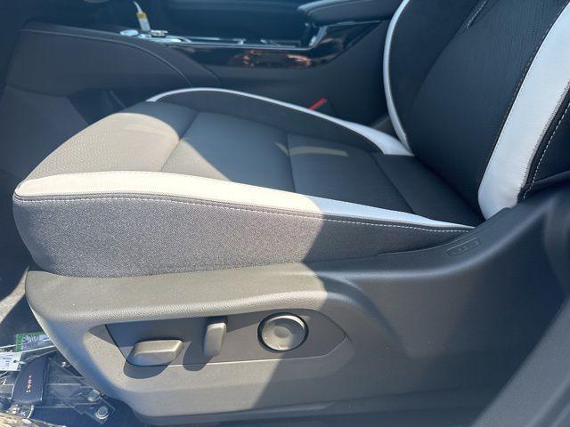 new 2026 Buick Envision car, priced at $49,200