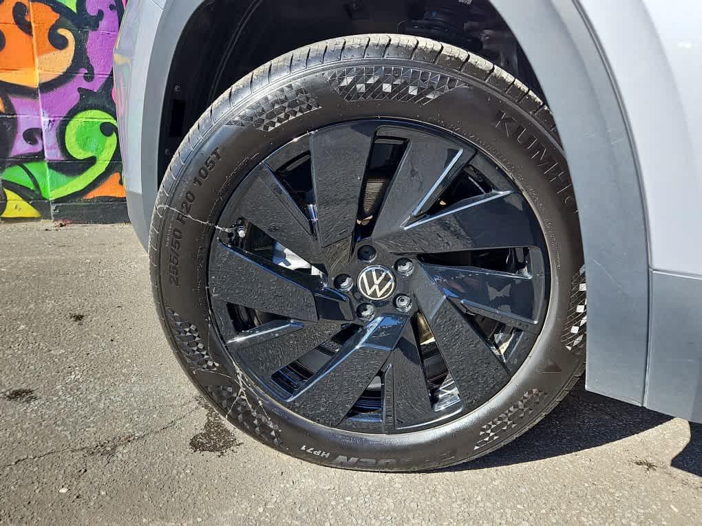 used 2025 Volkswagen Atlas car, priced at $37,750