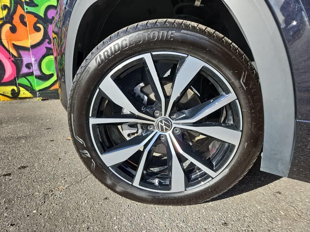 used 2025 Volkswagen Atlas car, priced at $44,849