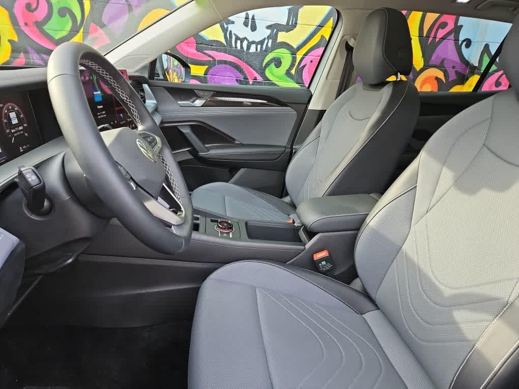 used 2025 Volkswagen Tiguan car, priced at $31,500