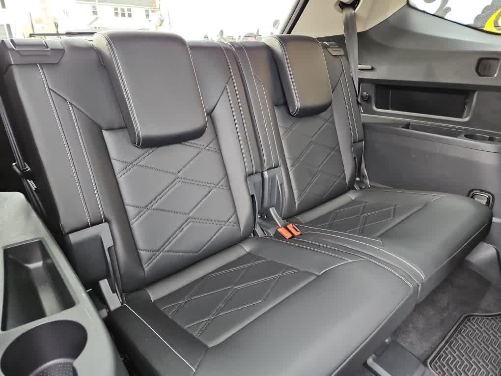 used 2025 Volkswagen Atlas car, priced at $37,898