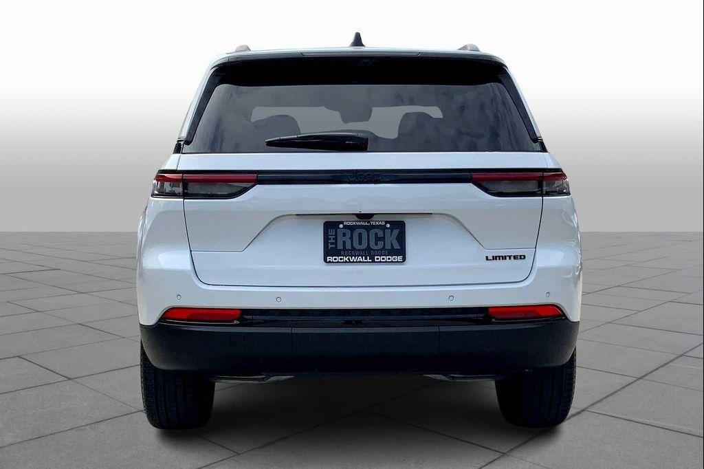 new 2025 Jeep Grand Cherokee car, priced at $41,750