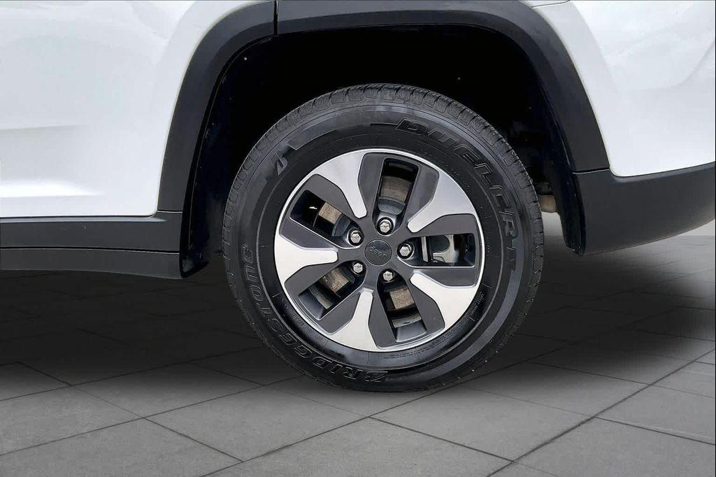 used 2022 Jeep Grand Cherokee 4xe car, priced at $25,143