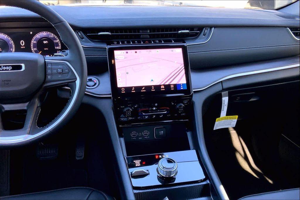 new 2025 Jeep Grand Cherokee car, priced at $47,743