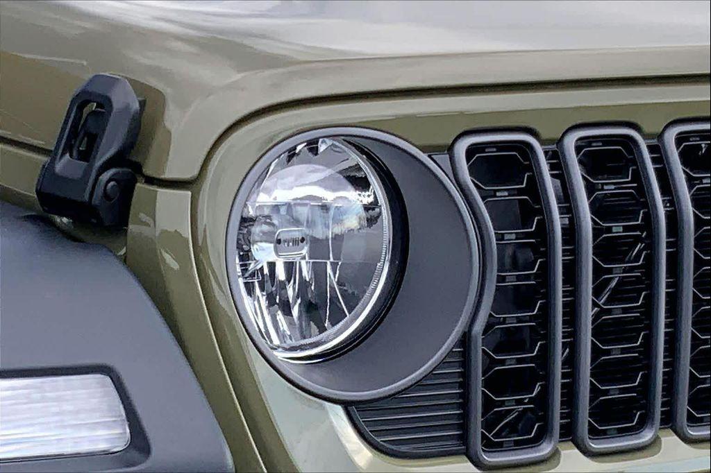 new 2026 Jeep Gladiator car, priced at $40,517