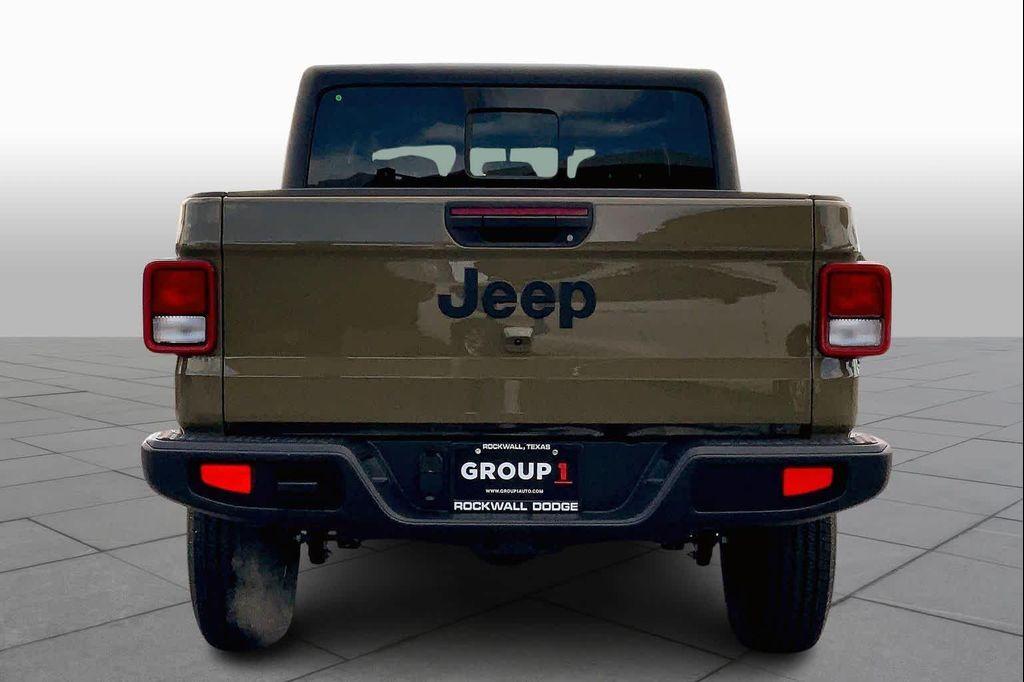 new 2026 Jeep Gladiator car, priced at $40,517