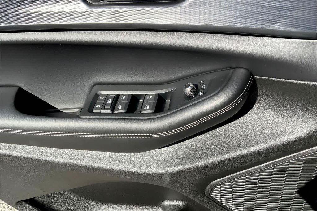 new 2025 Jeep Grand Cherokee L car, priced at $45,319