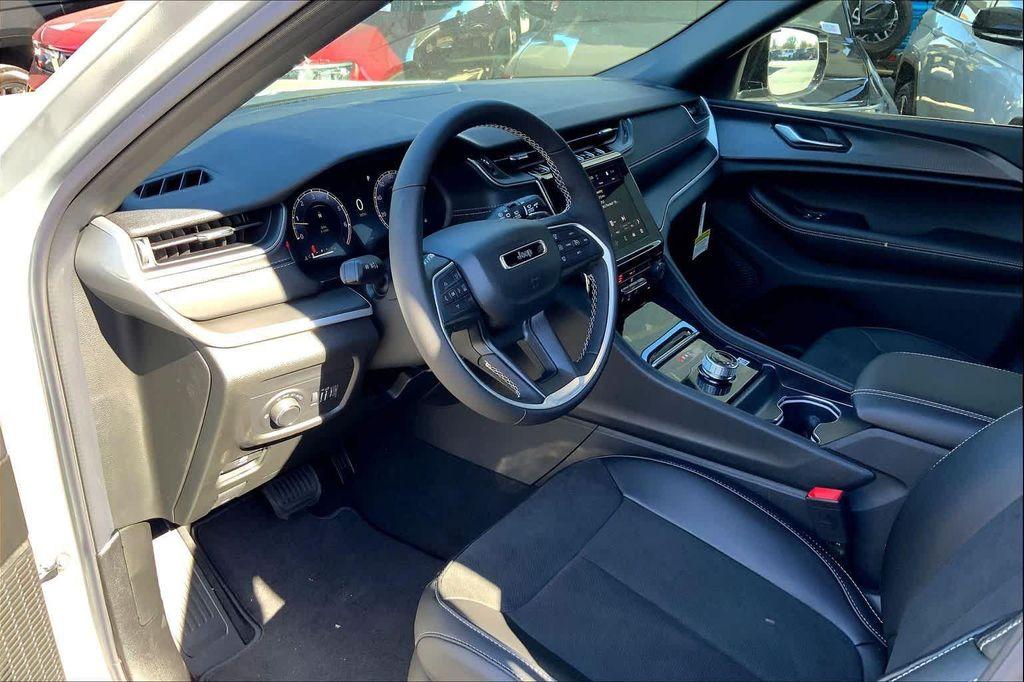 new 2025 Jeep Grand Cherokee L car, priced at $45,319