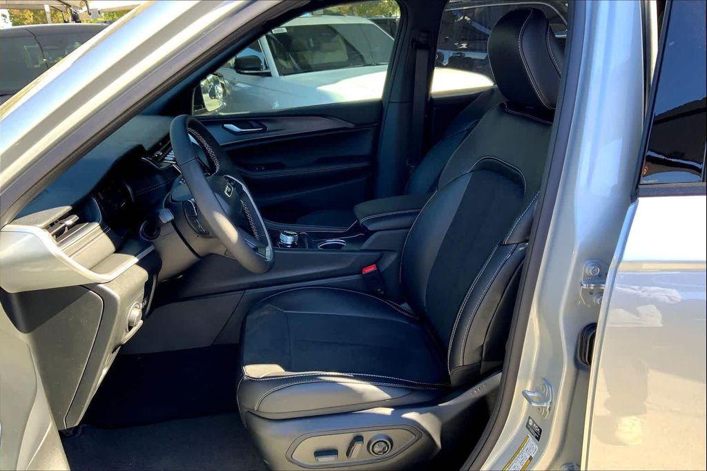 new 2025 Jeep Grand Cherokee L car, priced at $45,319