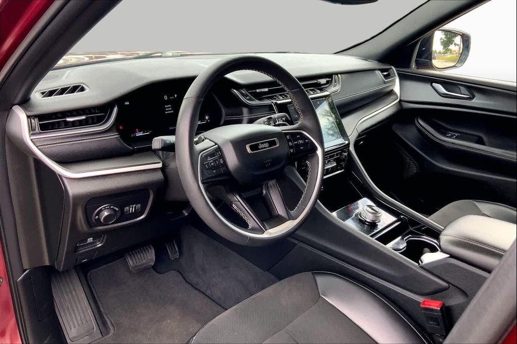used 2023 Jeep Grand Cherokee car, priced at $29,225