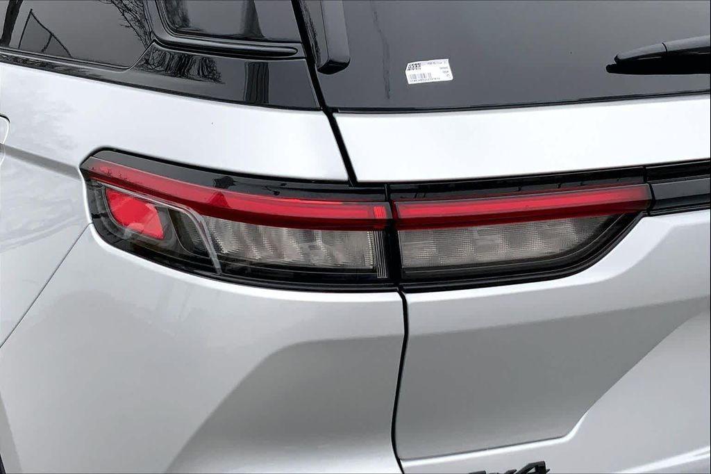 new 2025 Jeep Grand Cherokee car, priced at $49,896