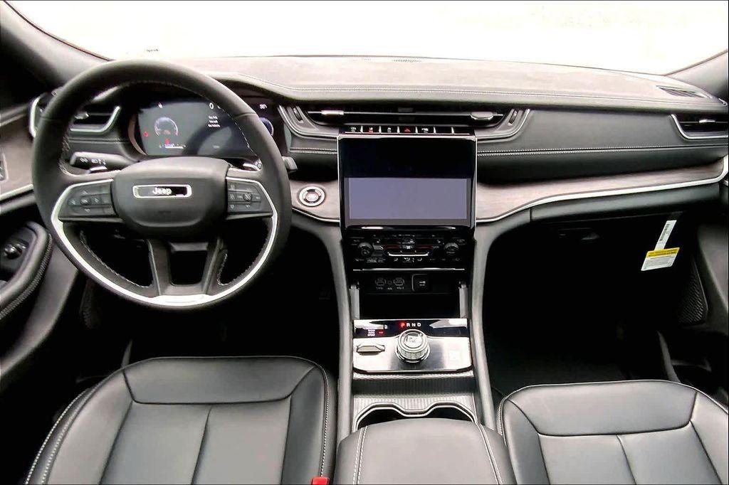new 2025 Jeep Grand Cherokee car, priced at $49,896