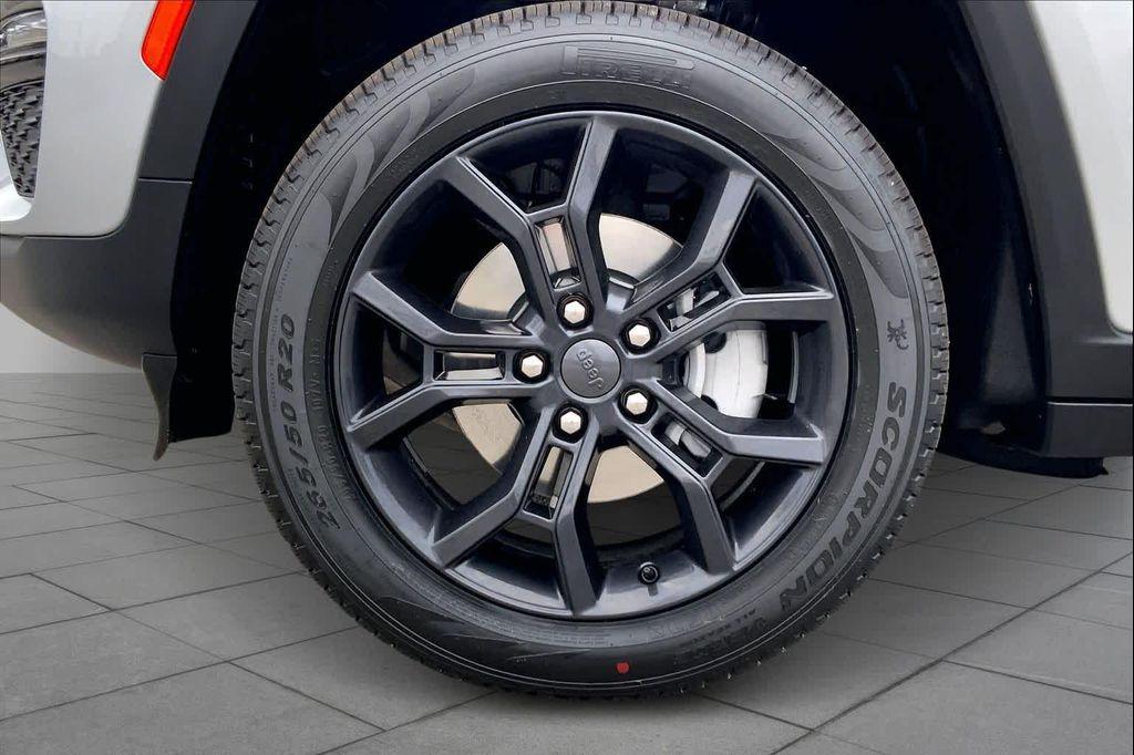 new 2025 Jeep Grand Cherokee car, priced at $49,896