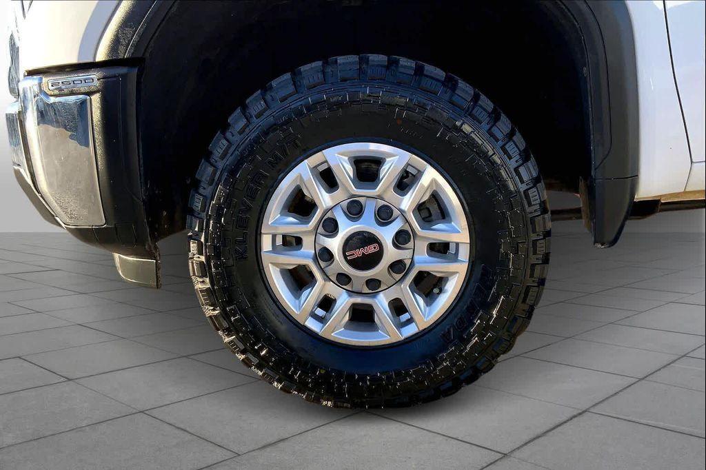 used 2024 GMC Sierra 2500 car, priced at $40,429