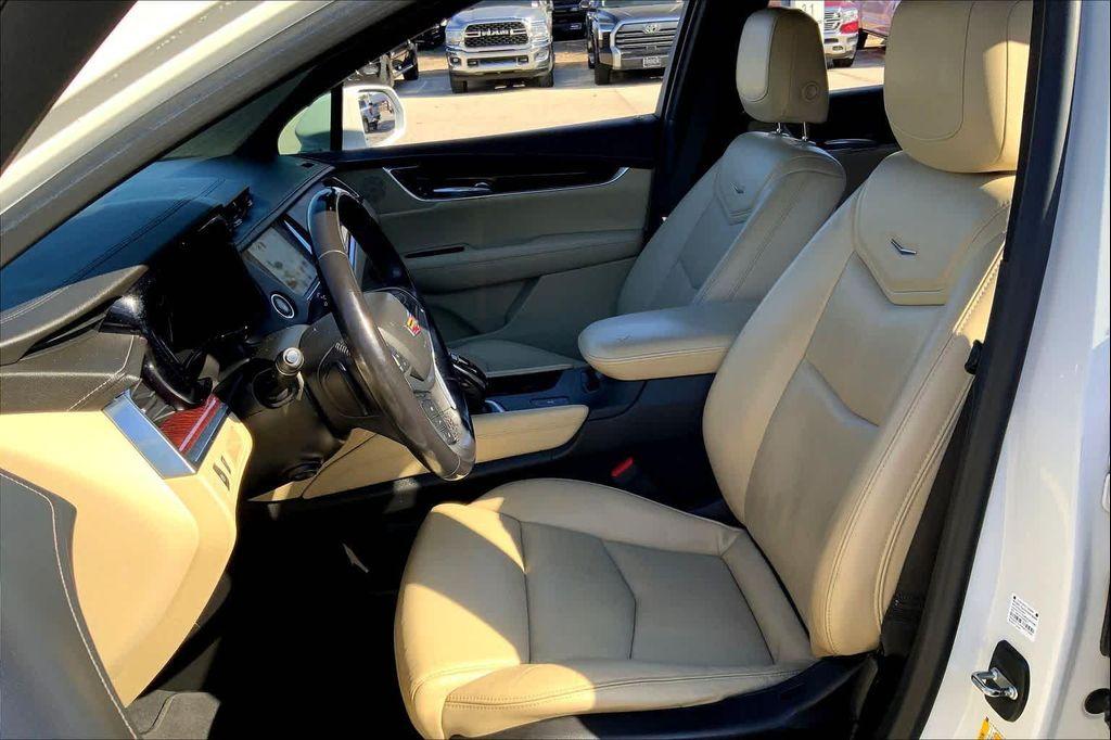 used 2018 Cadillac XT5 car, priced at $15,063