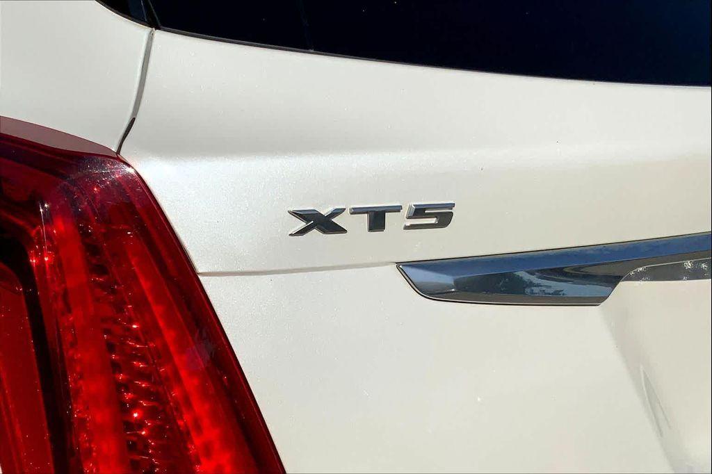 used 2018 Cadillac XT5 car, priced at $15,063