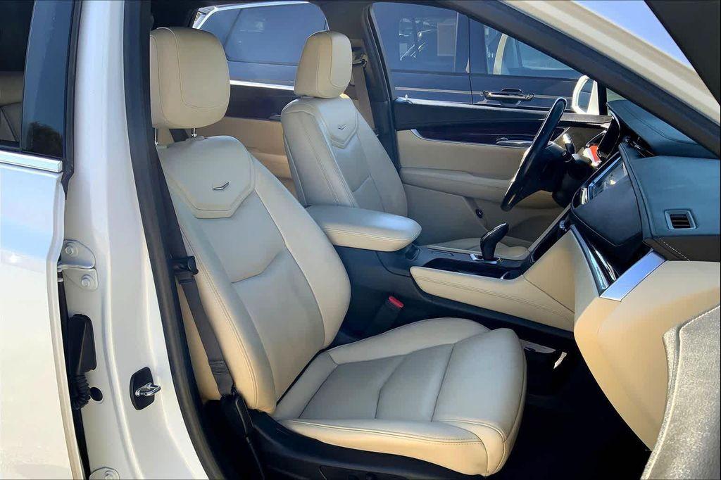 used 2018 Cadillac XT5 car, priced at $15,063