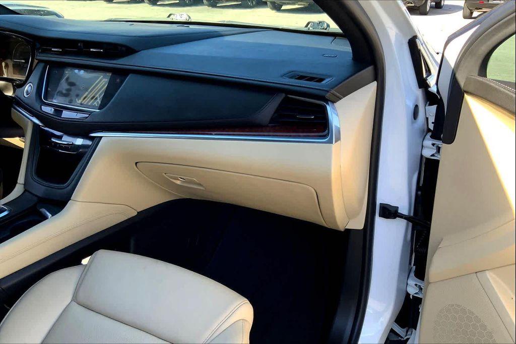 used 2018 Cadillac XT5 car, priced at $15,063